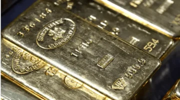 تراجع أسعار الذهب متأثرة بارتفاع قيمة الدولار وصعود عوائد السندات الأمريكية